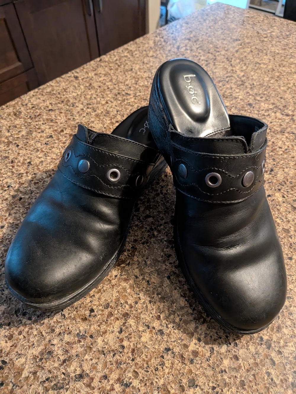 b.o.c. Women's Black Leather Slip-On Clogs